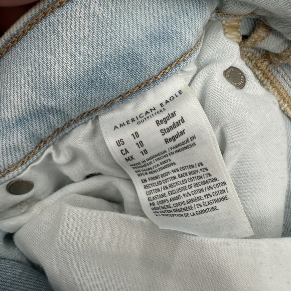 American Eagle Super High Rise Baggy Straight Distressed Jeans Light Wash Sz  10 - Picture 11 of 11